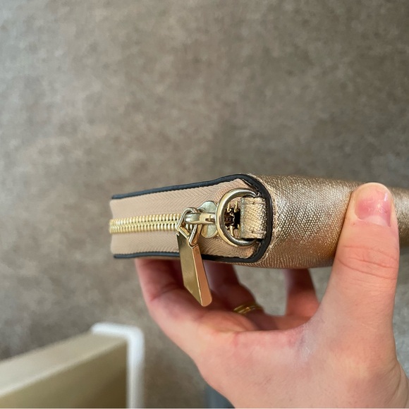 Michael Kors Gold Wallet - Picture 3 of 4